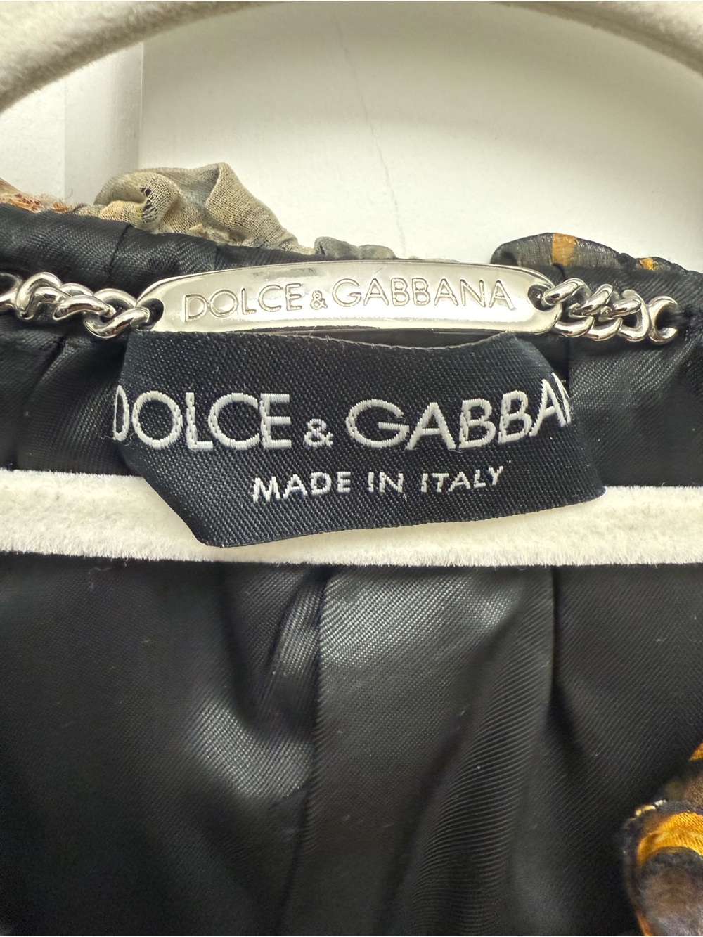 Dolce & Gabbana Black Quilted Jacket with Silver Chain Logo - Picture 5 of 12